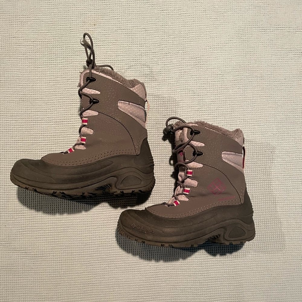 Girls Columbia Omniheat Winter Boots - Picture 2 of 5